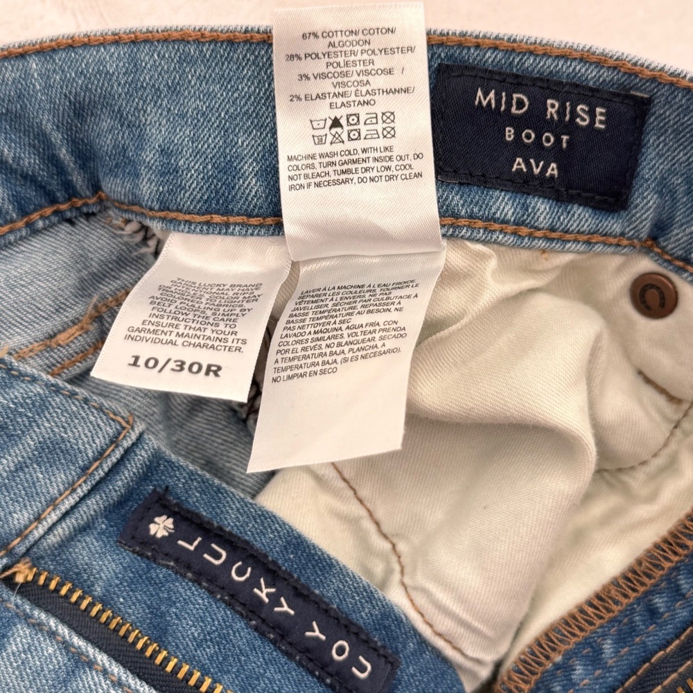 Lucky Brand Denim Ava Mid Rise Boot Jeans Womans Size 10/30R Light Wash Flare - Picture 4 of 4